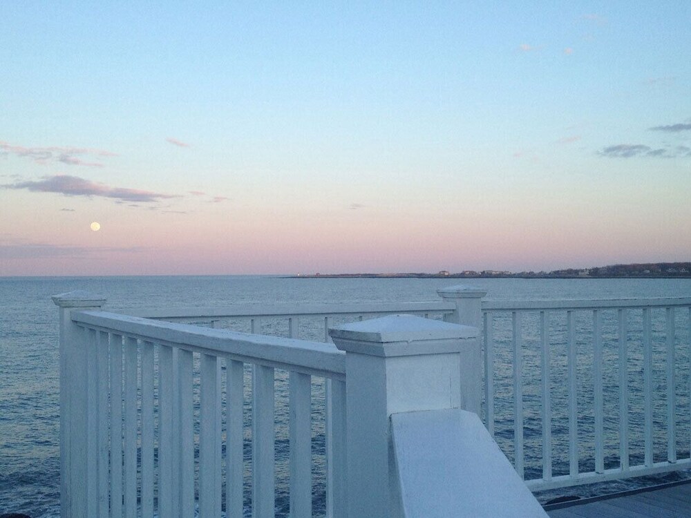 The Quarterdeck Inn By The Sea - photo 4