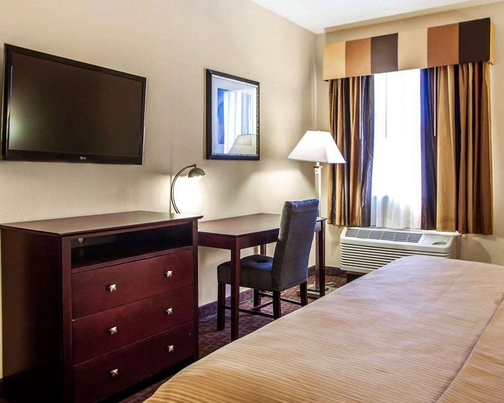 Quality Inn & Suites Peoria North - photo 32