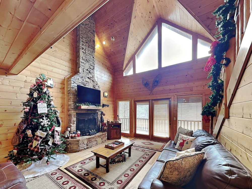 Changes in Latitude by Jackson Mountain Rentals — 4-Star Luxury Hotel in Gatlinburg, United States