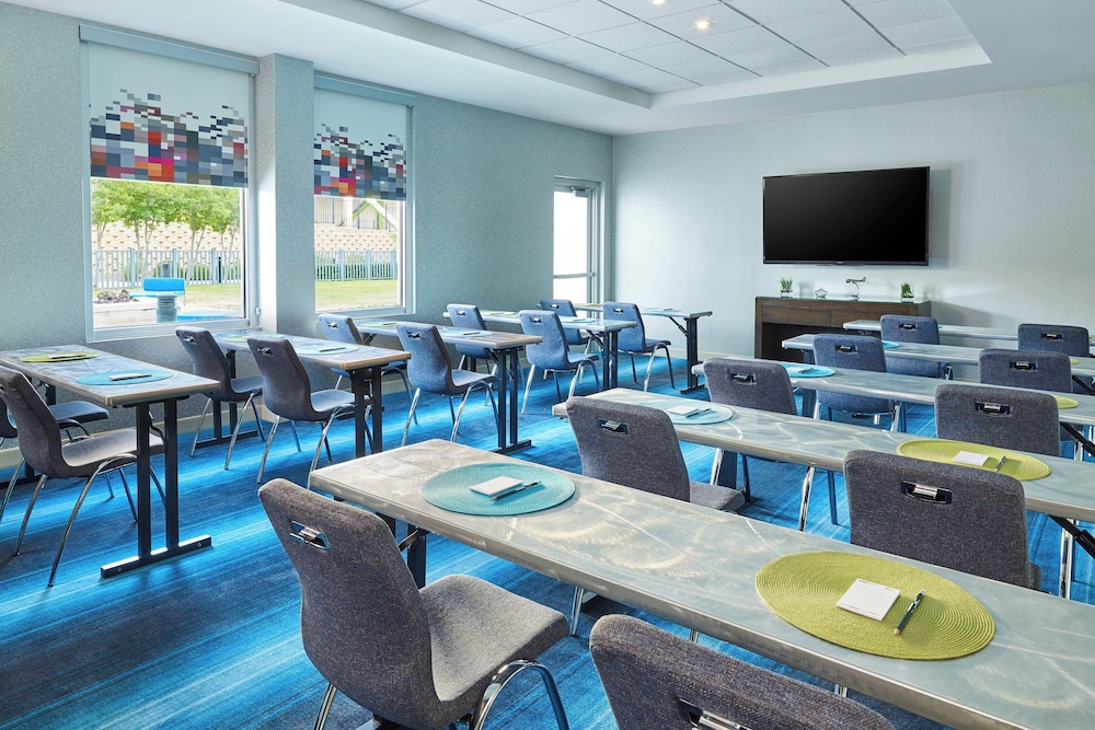Aloft San Antonio Airport - photo 22