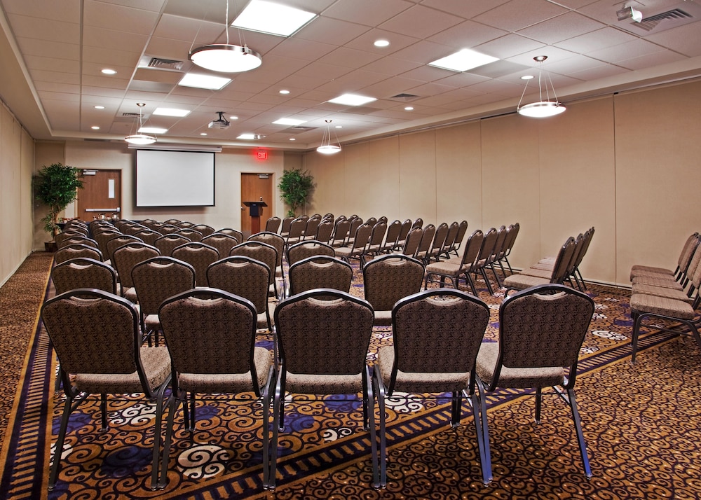 Holiday Inn Purdue Fort Wayne by IHG - photo 26