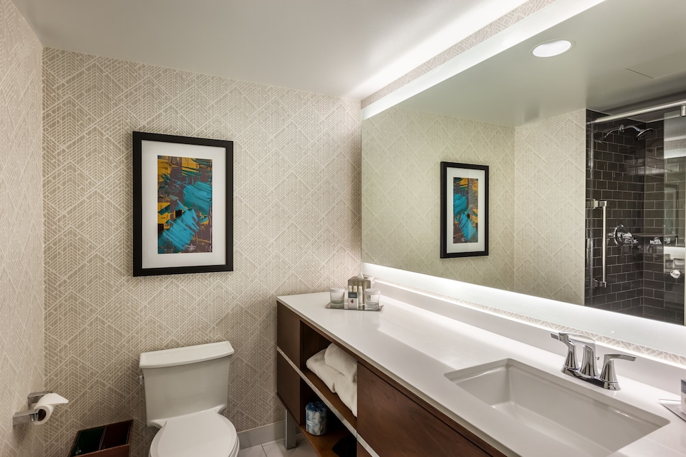 DoubleTree by Hilton Hotel & Suites Houston by the Galleria - photo 34