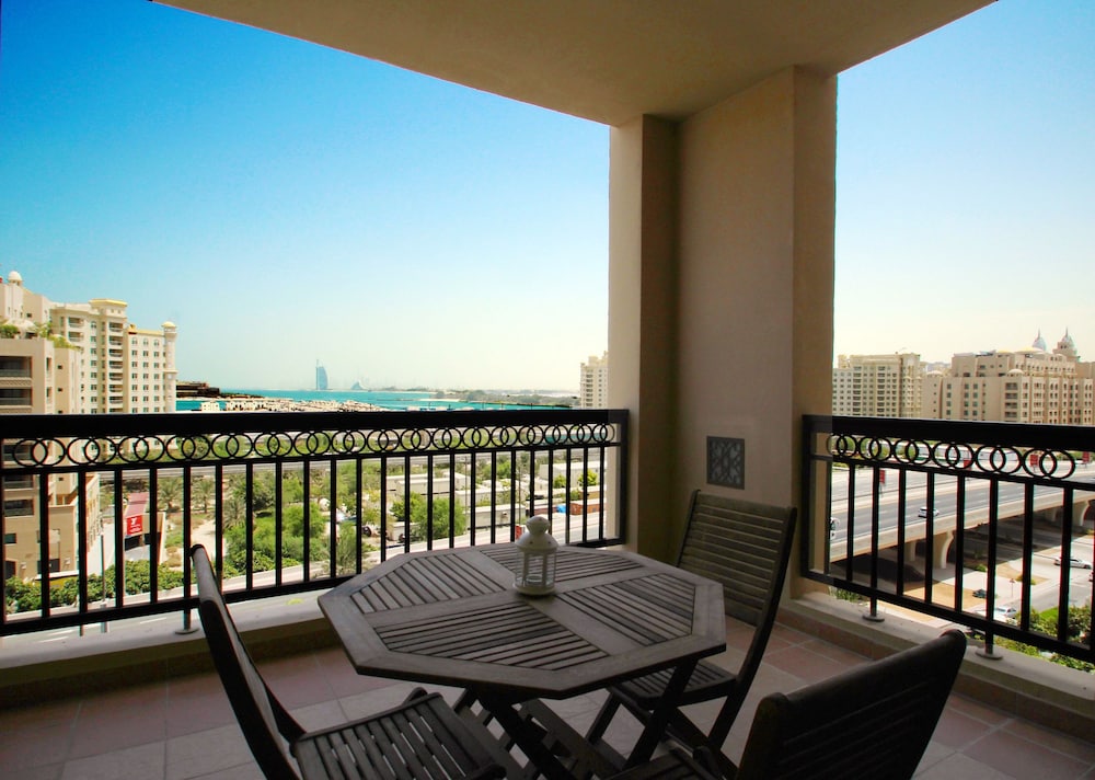 Kennedy Towers Fairmont South — 4-Star Luxury Hotel in Dubai, United Arab Emirates
