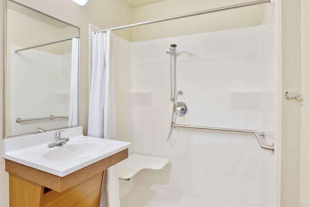 WoodSpring Suites Columbus North I 270 - photo 10