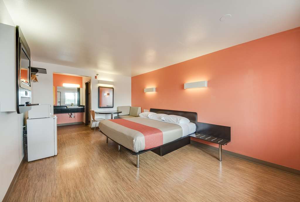 Motel 6 Brownsville TX North - photo 10