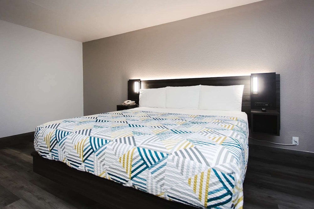Studio 6 Houston TX Medical Center NRG Stadium - photo 12