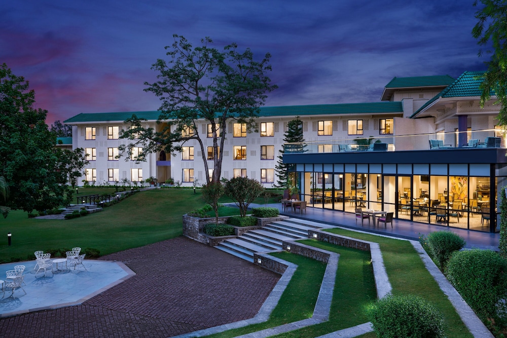Vivanta Katra — 5-Star Luxury Hotel in Katra, India
