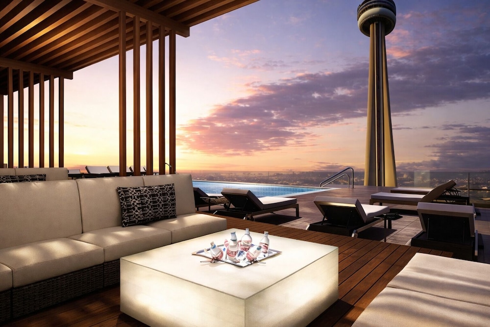 CN Tower Lofts — 4-Star Luxury Hotel in Toronto, Canada