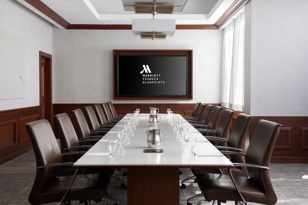 Teaneck Marriott at Glenpointe - photo 37