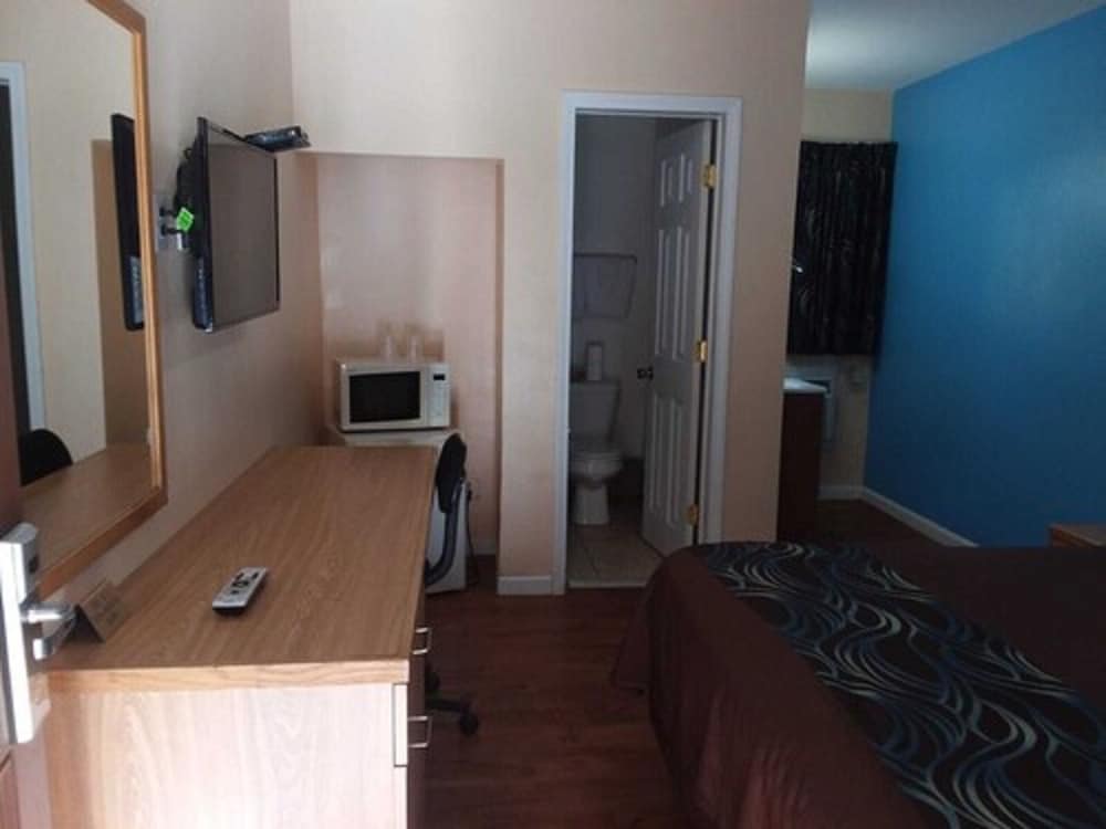 Economy Inn Sylva - photo 10