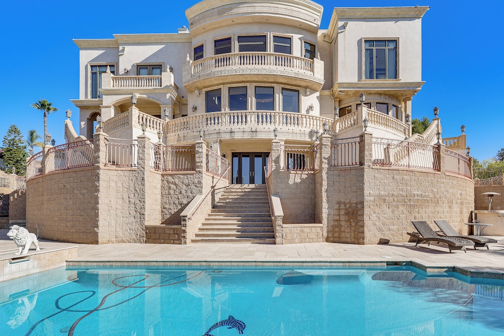 Grand 9 000 sq ft Estate Luxurious Socal Getaway in La Mesa, United States