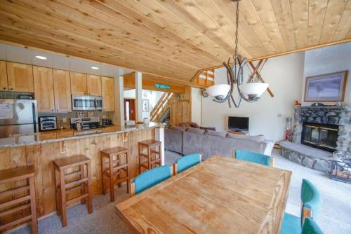 Windham Mountain Village Condo — 4-Star Luxury Hotel in Windham, United States