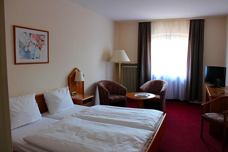 Hotel Zur Moselbrv Cke — Schweich — photo 3