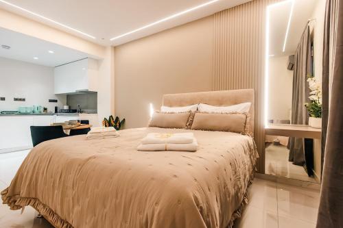 Sunset luxury studio by the sea — 4-Star Luxury Hotel in Athens, Greece