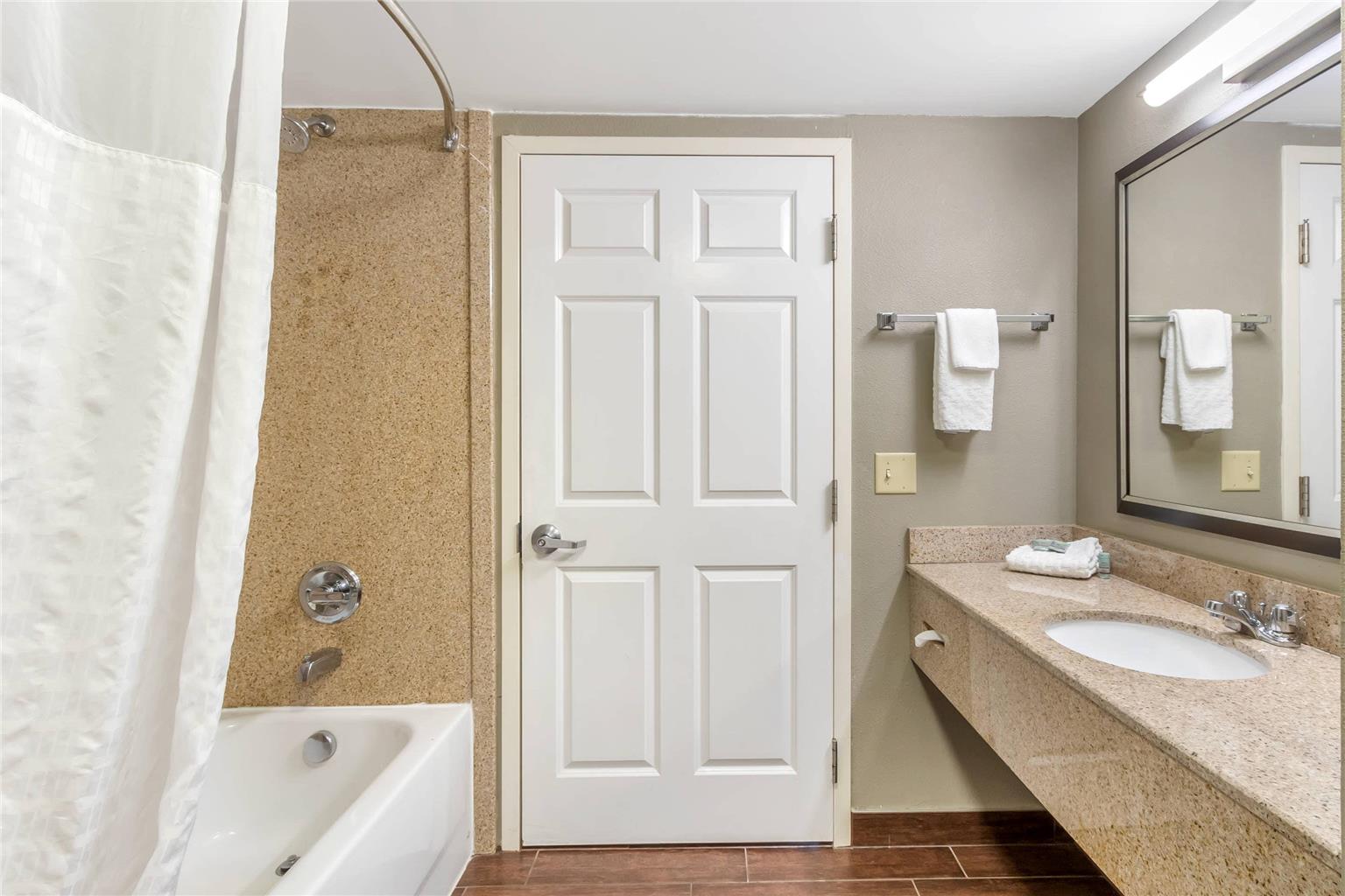 Comfort Inn & Suites North Charleston Northwoods - photo 8