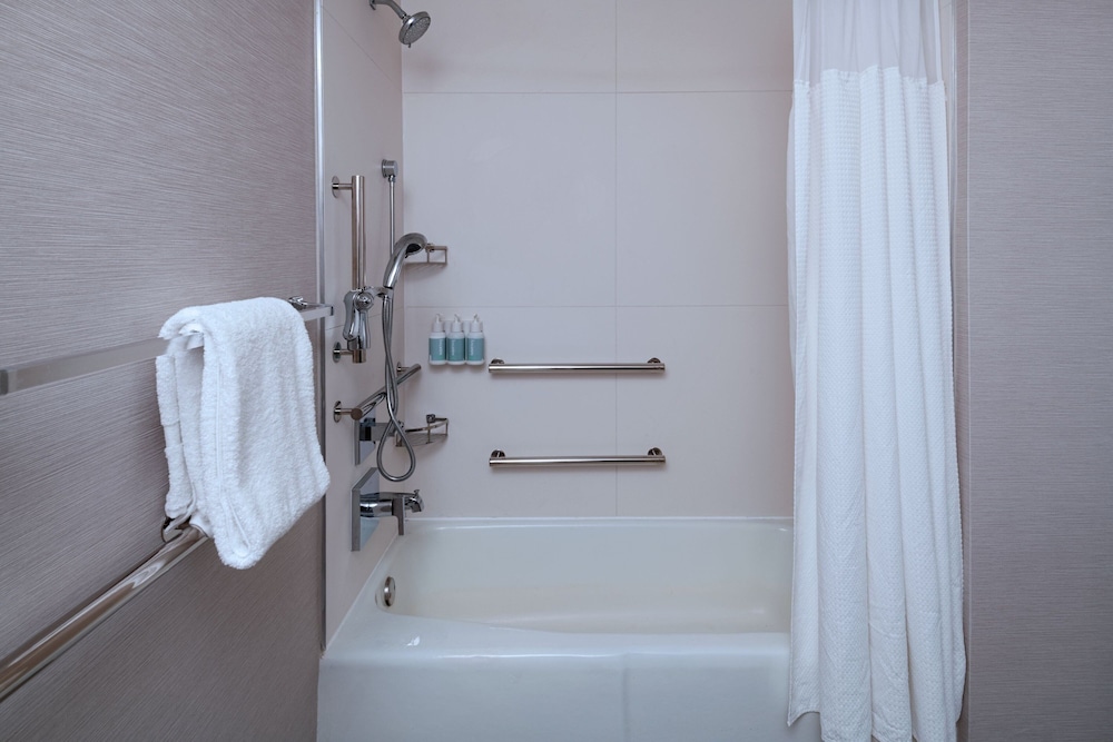 Courtyard by Marriott Dallas Richardson at Spring Valley - photo 16