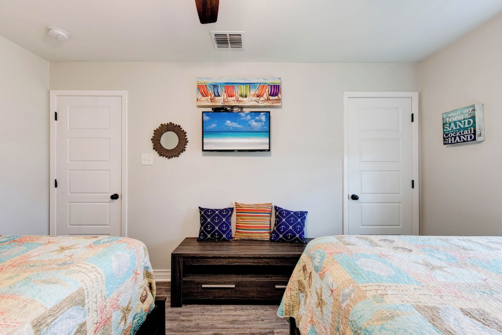 A Rocks Resort by Silver Sands Vacation Rentals in Port Aransas, United States