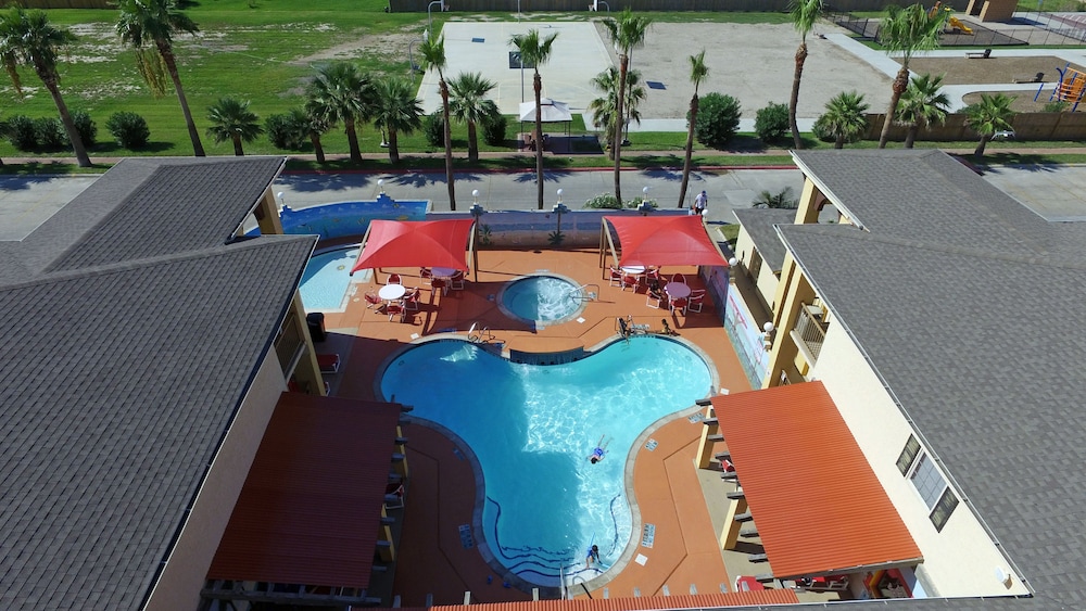 Ramada by Wyndham & Suites South Padre Island - photo 38