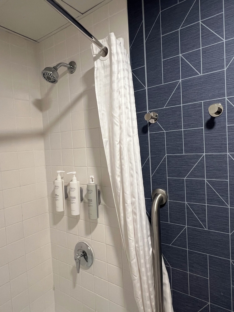 Spark by Hilton Lockport - photo 12