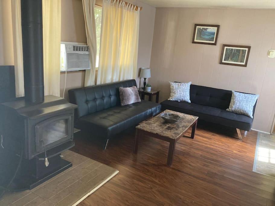 Shirley Creek Retreat: a Mountain Oasis — hotel in Wofford Heights