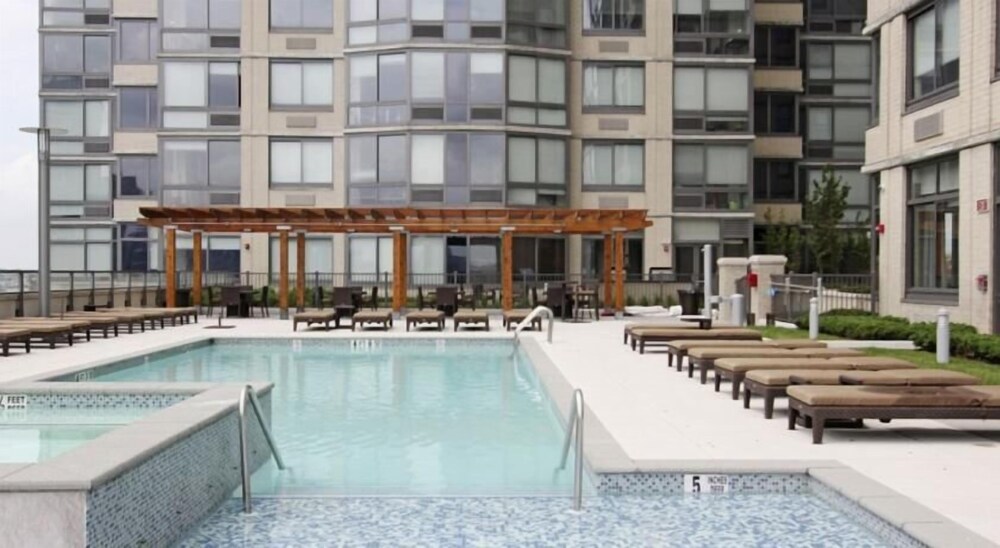M Suites at Newport - photo 17