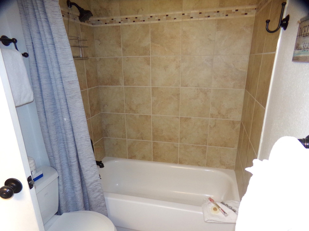 Wild Irishman 2 bed 2 bath Sleeps 9 WIBH - photo 13