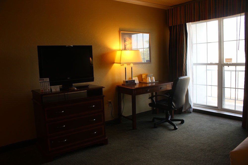 Baymont by Wyndham Amarillo West Amarillo - photo 19