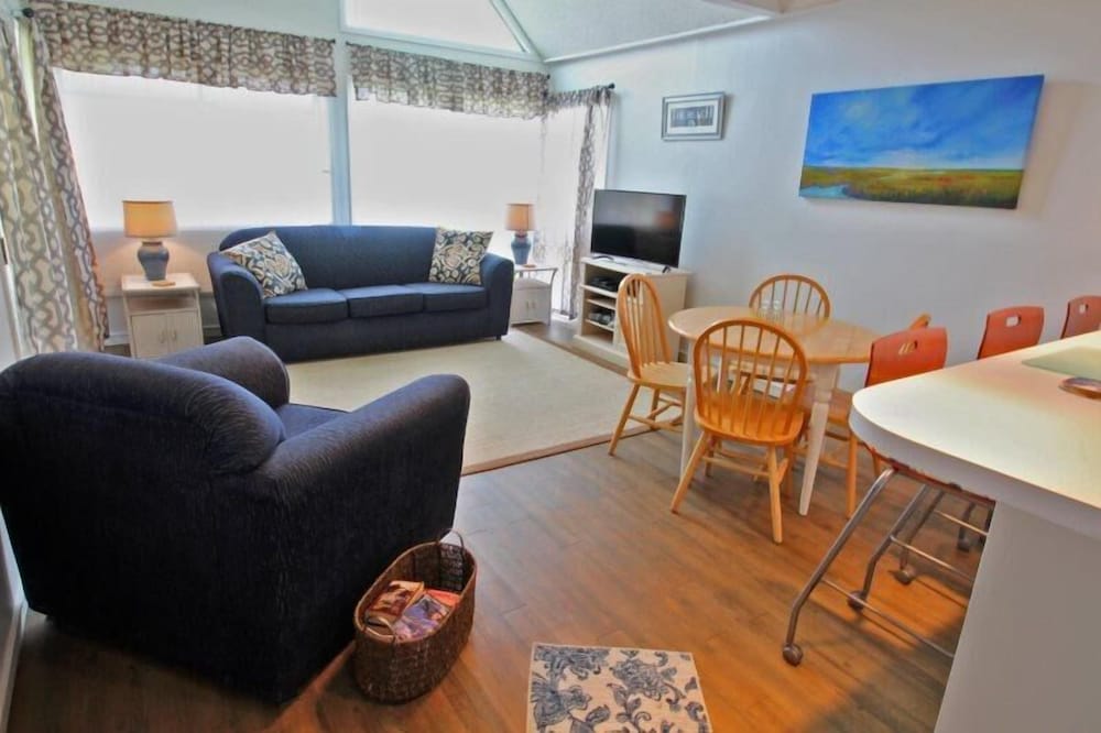 Lake Arrowhead Lodging - carbon neutral hotel in Myrtle Beach