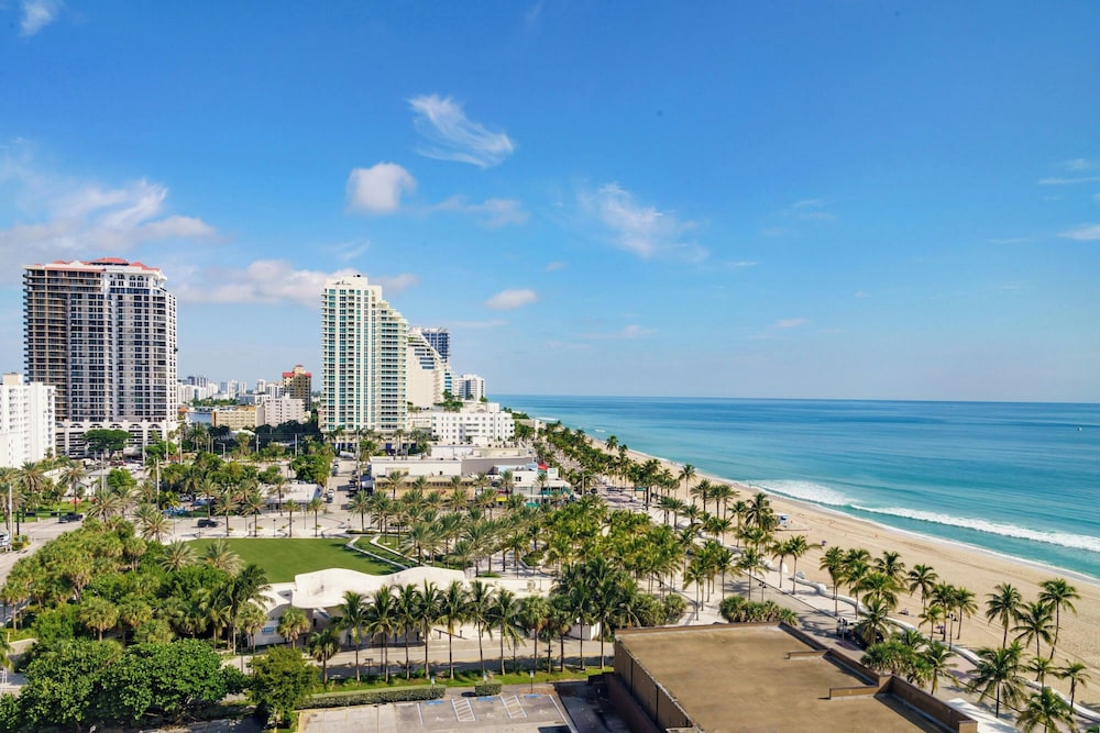 Courtyard by Marriott Oceanside Fort Lauderdale Beach - photo 7