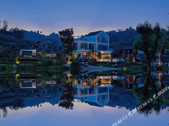 Triplehills&Tavern - last minute hotel in Chengdu