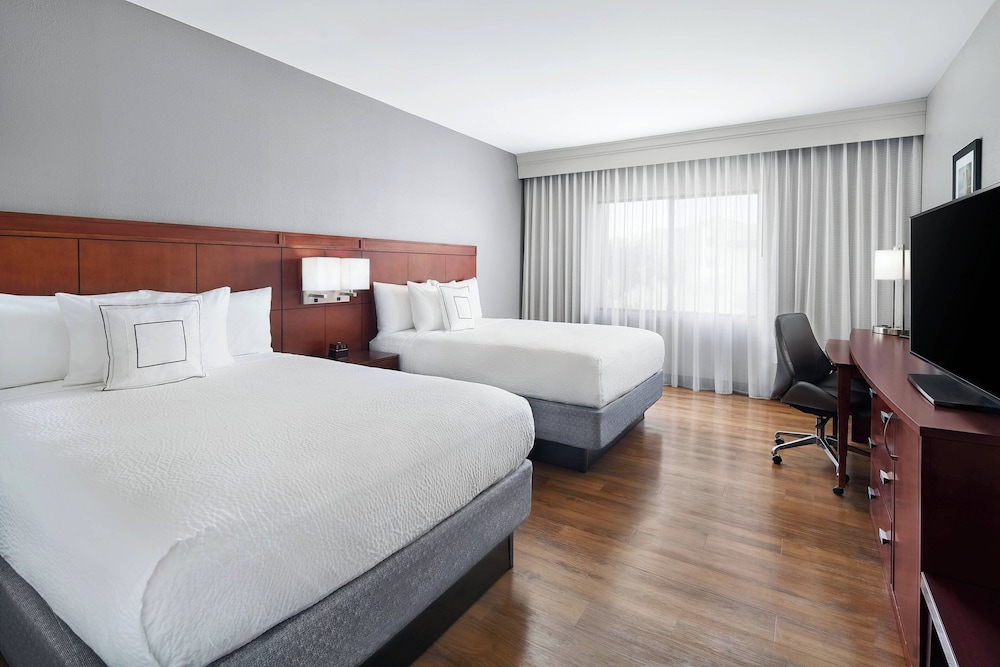 Courtyard by Marriott Scottsdale North - photo 8
