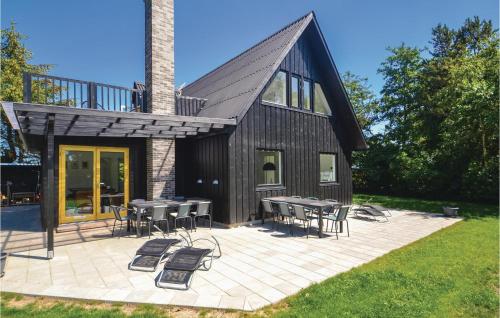 6 Bedroom Stunning Home In Grenaa — 4-Star Luxury Hotel in Grenaa, Denmark
