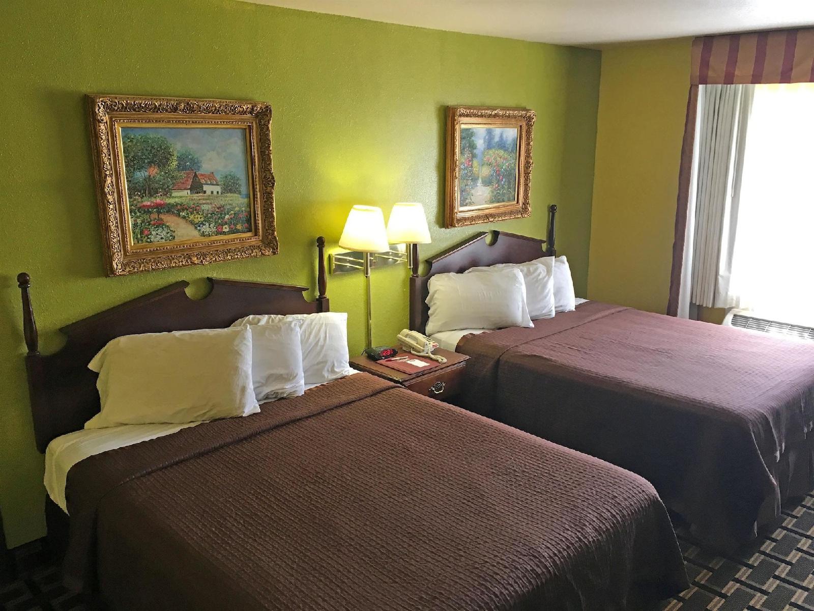 Country Hearth Inn & Suites Bowling Green - photo 3