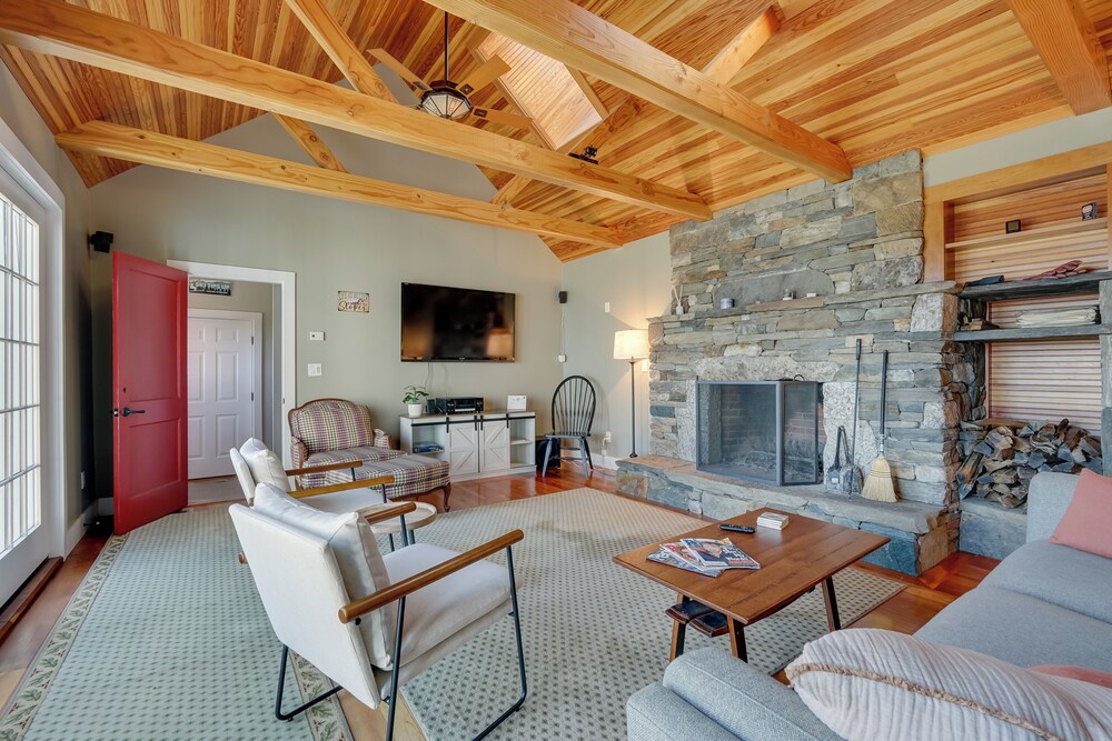Serene Retreat Near Mt Snow Great for Groups - featured photo