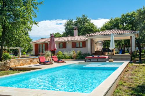 Villa Martinetinka — 4-Star Luxury Hotel in Marcana, Croatia
