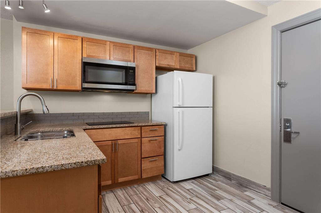 Days Inn and Suites by Wyndham Hammond IN - photo 20