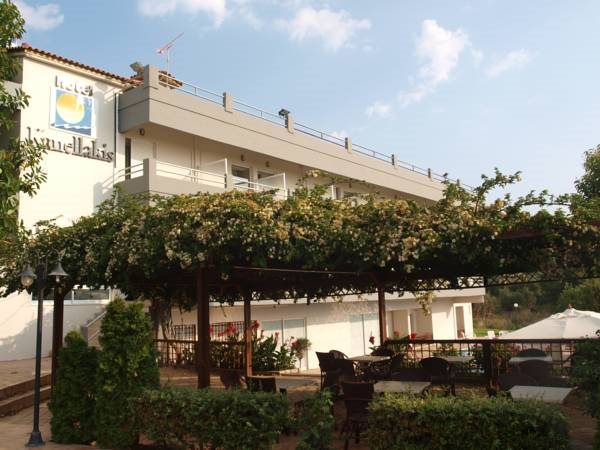 Hotel Kanellakis — hotel in Kyparissia