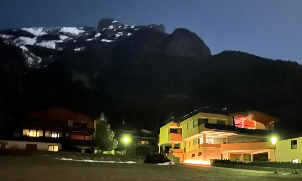 Appartement Mountain Lake — 4-Star Luxury Hotel in Maurach, Austria