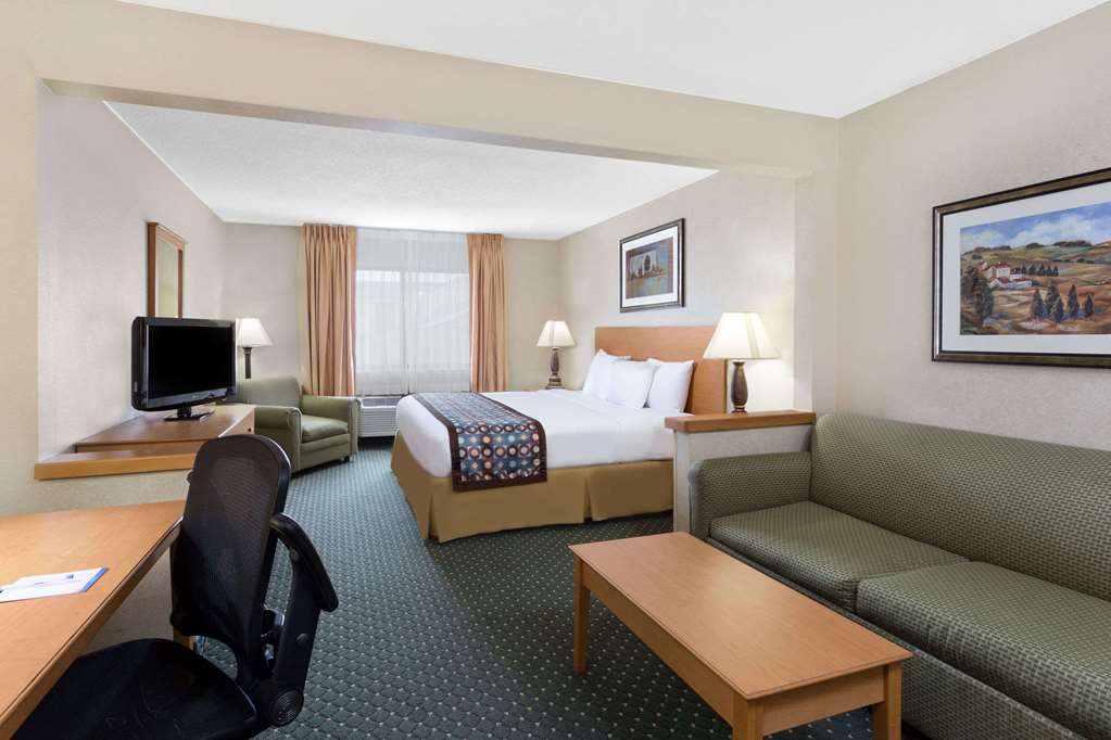 Baymont by Wyndham Waterloo - photo 19