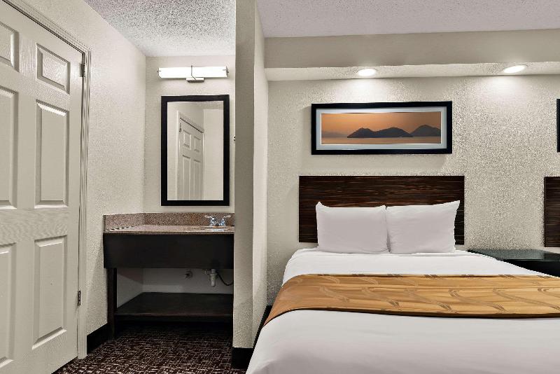 Quality Inn Memphis Northeast Near I 40 - photo 21