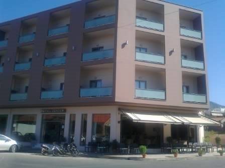 Ionion Hotel — hotel in Kyparissia