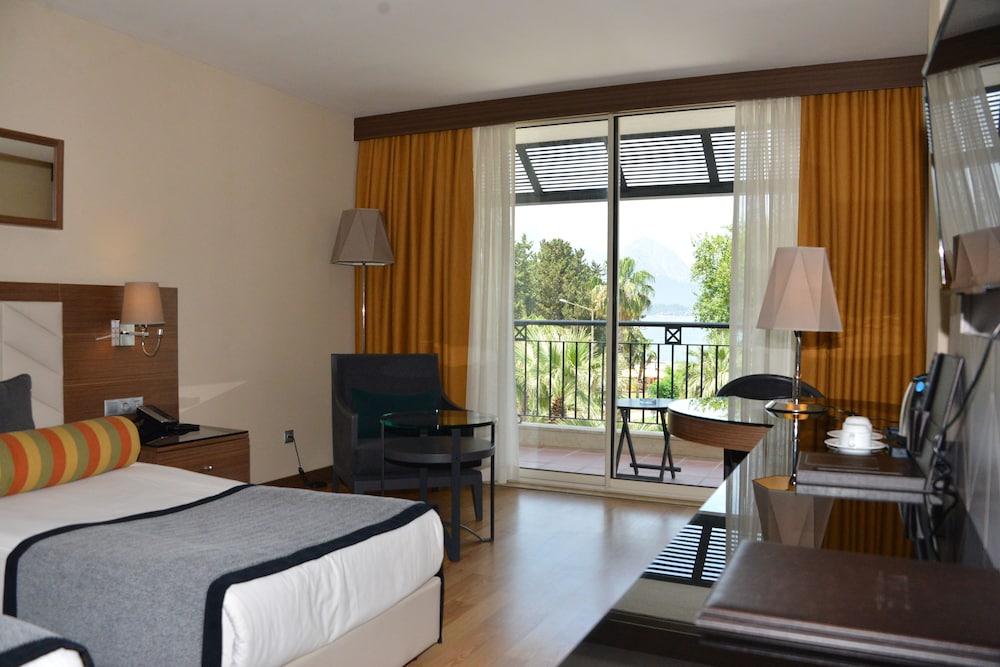 Day&Night Connected Imperial Turkiz Resort Hotel — 5-Star Luxury Hotel in Antalya, Turkey
