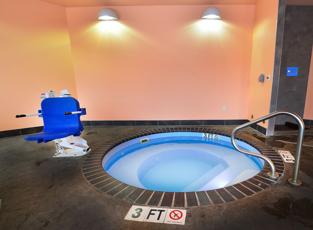 Baymont by Wyndham Grand Forks - photo 38