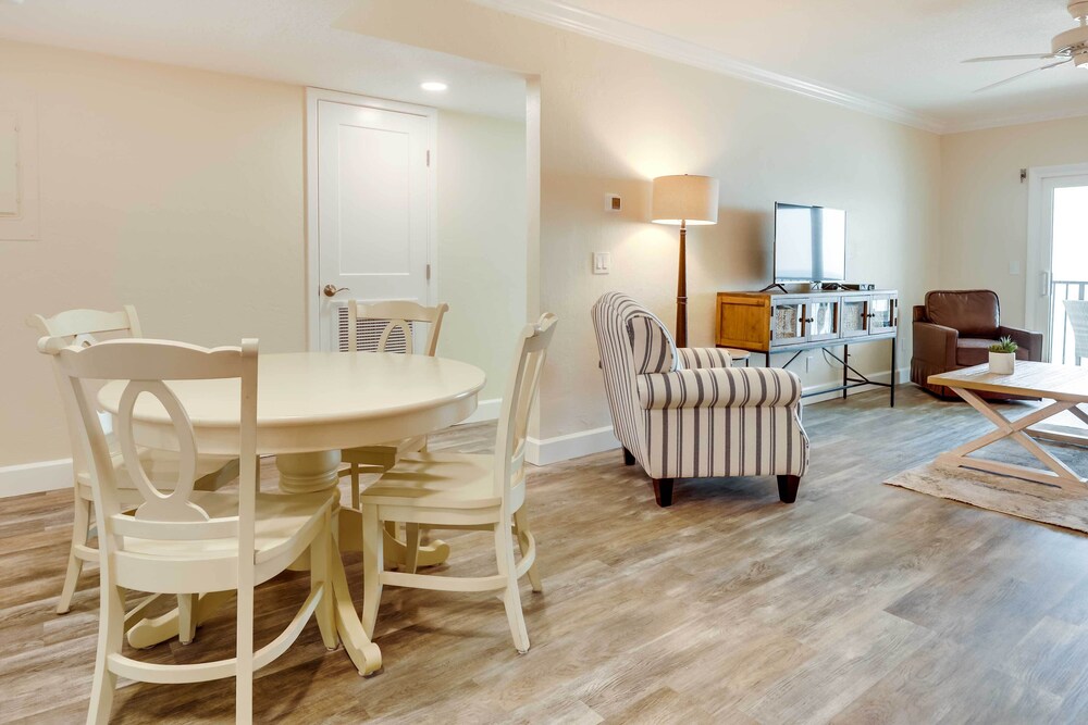 Oceanfront Retreat w Beach & Resort Access - photo 13
