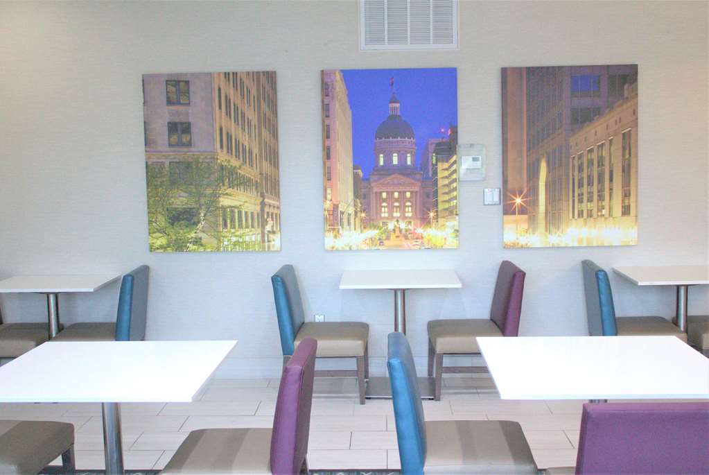 La Quinta Inn & Suites by Wyndham Indianapolis Downtown - photo 19