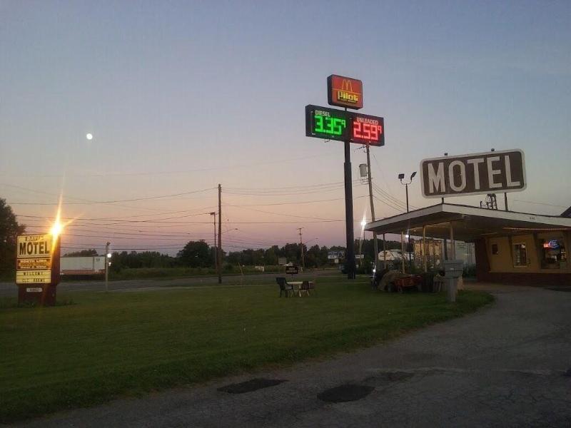 Davis Motel - photo 8