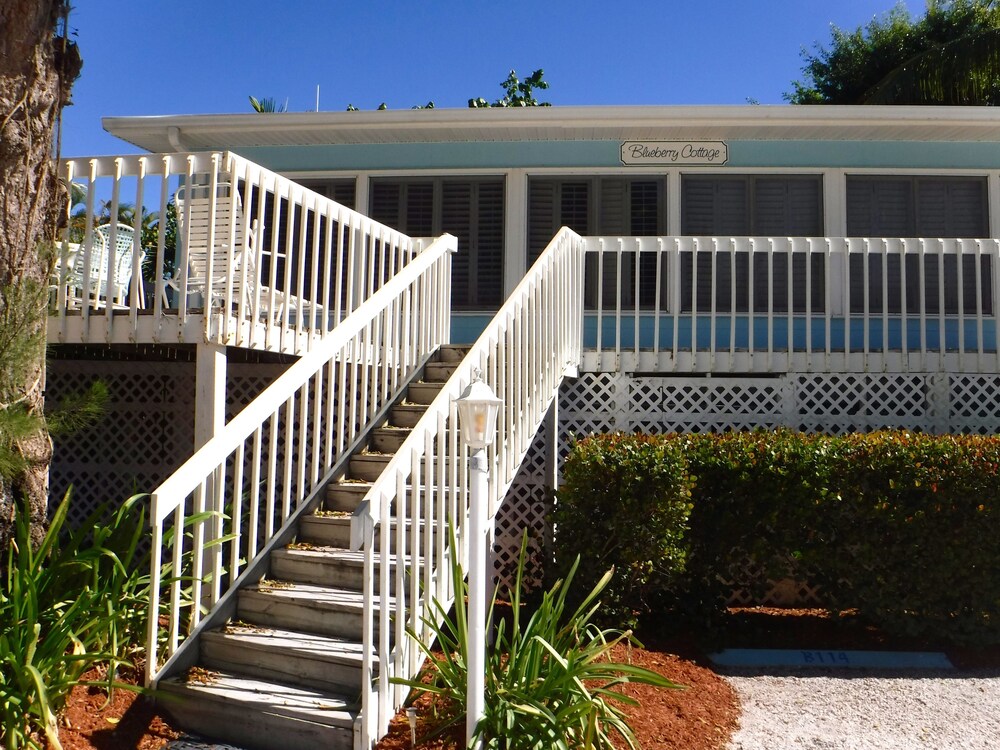 Waterside Inn on the Beach - photo 18