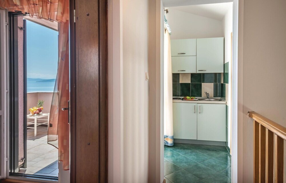 3 Bedroom Cozy Apartment In Labin — 4-Star Luxury Hotel in Labin, Croatia