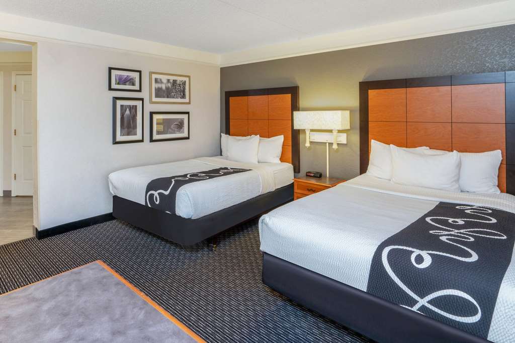 La Quinta Inn & Suites by Wyndham Pueblo - photo 43