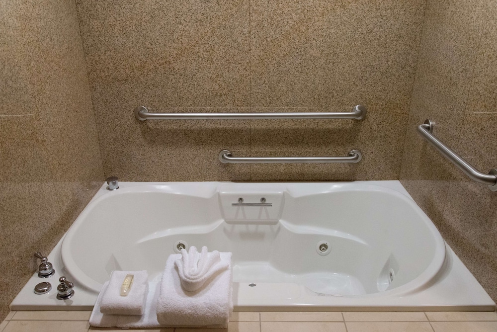Hilton Garden Inn Laramie - photo 33